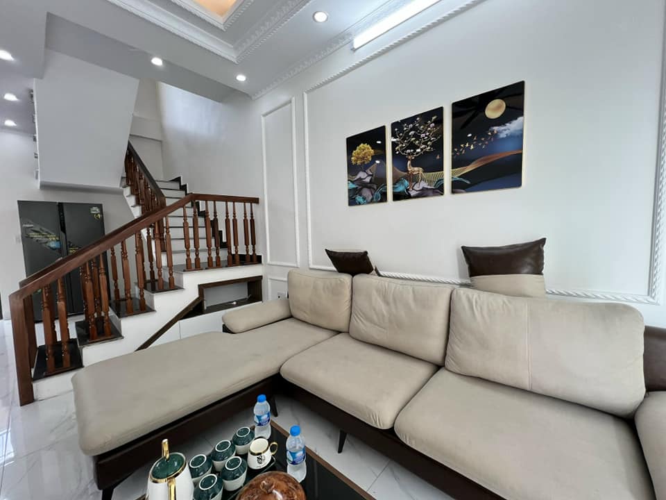 BÁN NHÀ 3 TẦNG TẠI ĐẶNG CƯƠNG