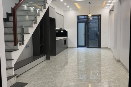 Cần bán nhà 60m2x3 tầng xây mới Độc Lập, khung cột, hướng Tây Nam, gần Siêu thị Metro, Ô Tô 7 chỗ đỗ cửa, morning vào nhà