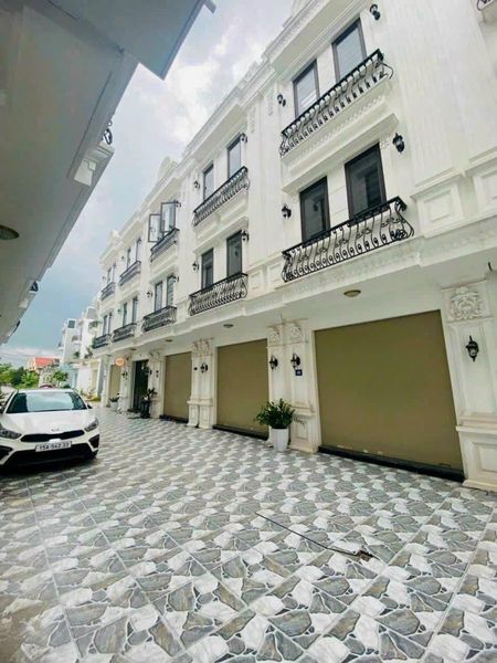 3 CĂN LIỀN KỀ TẠI QUỲNH HOÀNG - NAM SƠN