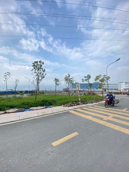 BÁN NHÀ DÂN TRONG LÒNG KCN AN DƯƠNG