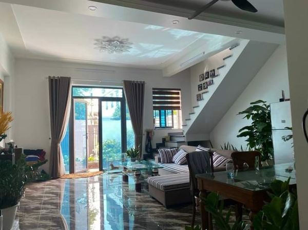 BÁN NHÀ 2 TẦNG GẦN NGÃ TƯ CƠ ĐIỆN