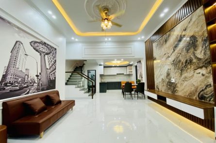 BÁN NHÀ 3,5 TẦNG CÁCH MẶT ĐƯỜNG HỒ SEN CHỈ 100 M