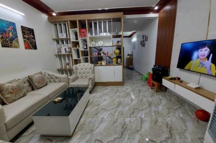 BÁN NHÀ 2 TẦNG ĐỘC LẬP GẦN CHỢ HOÀNG MAI