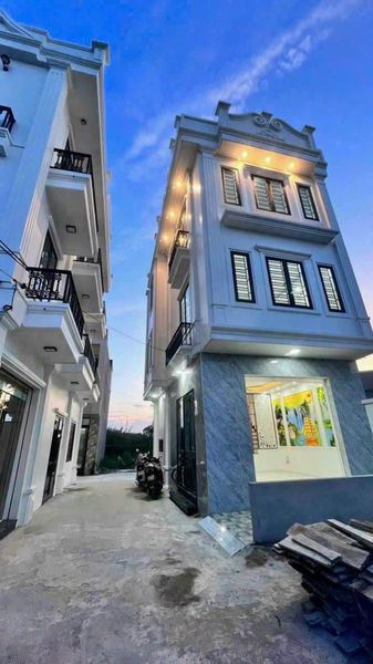 BÁN NHÀ 3 TẦNG TẠI ĐẶNG CƯƠNG
