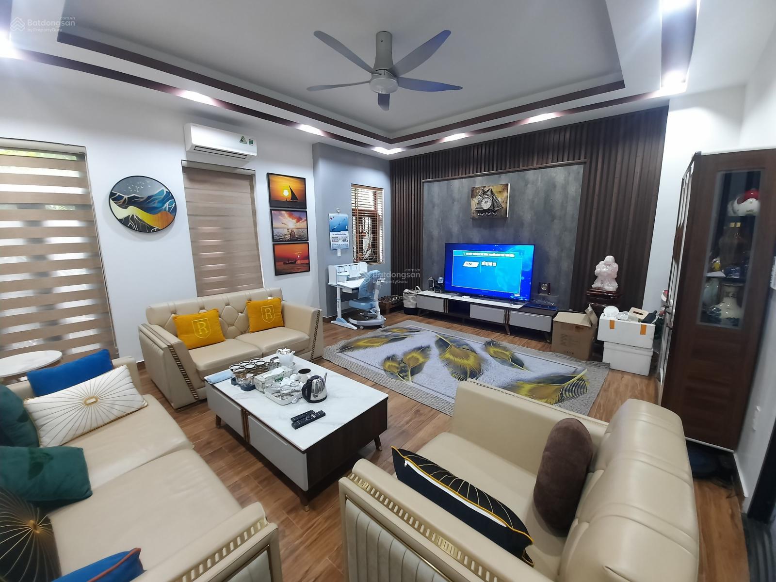 BÁN NHÀ 2 MẶT ĐƯỜNG CHI LĂNG HOÀN THIỆN CÓ THANG MÁY