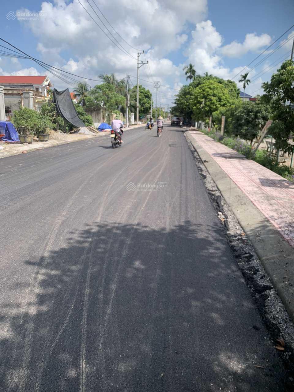 MUA ĐẤT TẶNG NHÀ HƠN 600 M2 MẶT ĐƯỜNG NHỰA XÃ TÂN HƯNG, VĨNH BẢO