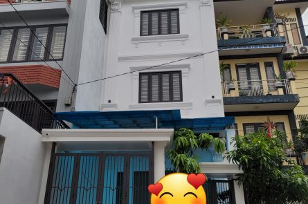 Bán Nhà 4 Văn Cao, Đằng Lâm, Hải An, Hải Phòng, oto vào nhà, sân cổng riêng.