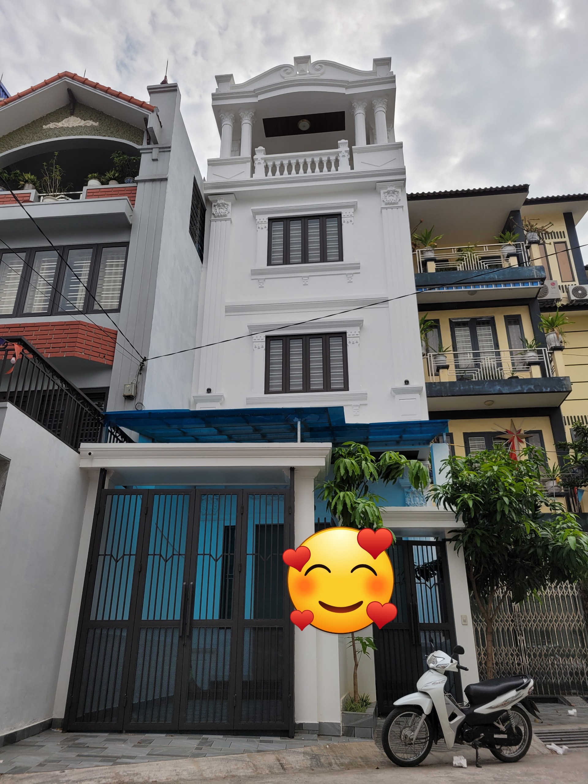 Bán Nhà 4 Văn Cao, Đằng Lâm, Hải An, Hải Phòng, oto vào nhà, sân cổng riêng.