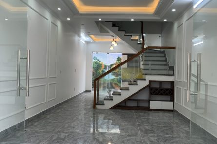 NHÀ 3 TẦNG KHUNG CỘT GẦN CHÂN CẦU KIẾN AN Ô TÔ ĐỖ CỬA