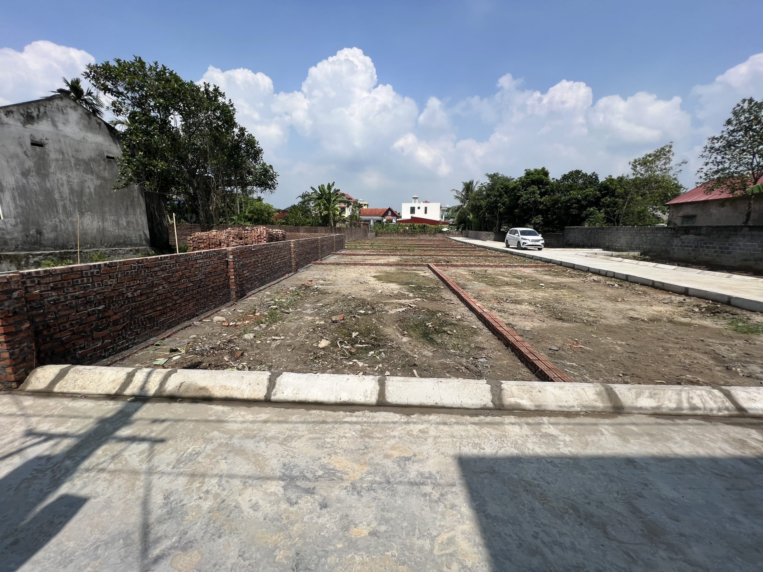 Bán lô 48m2, đường 5m, sổ chính chủ, sân đỗ xe r200m, gần VinHOMES Dương Kinh.giá 495tr. 0916340248