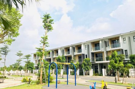 BÁN NHÀ ĐẸP CẠNH VINHOMES VŨ YÊN NHANH THÌ CÒN Ạ.