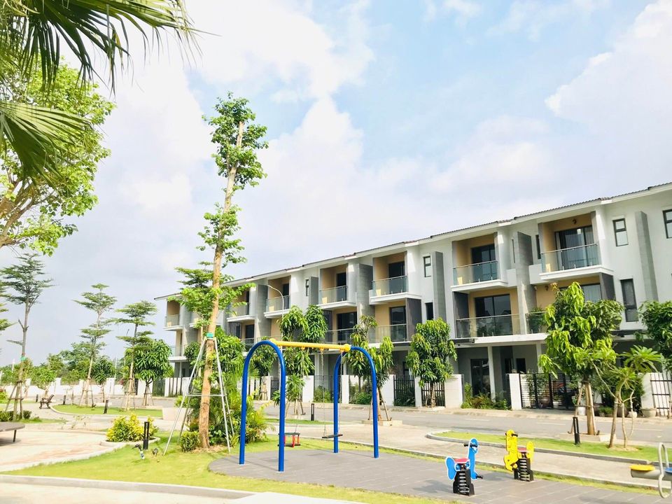 BÁN NHÀ ĐẸP CẠNH VINHOMES VŨ YÊN NHANH THÌ CÒN Ạ.