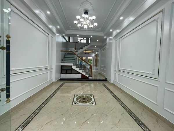 BẤN NHÀ 4 TẦNG LÊ HỒNG PHONG