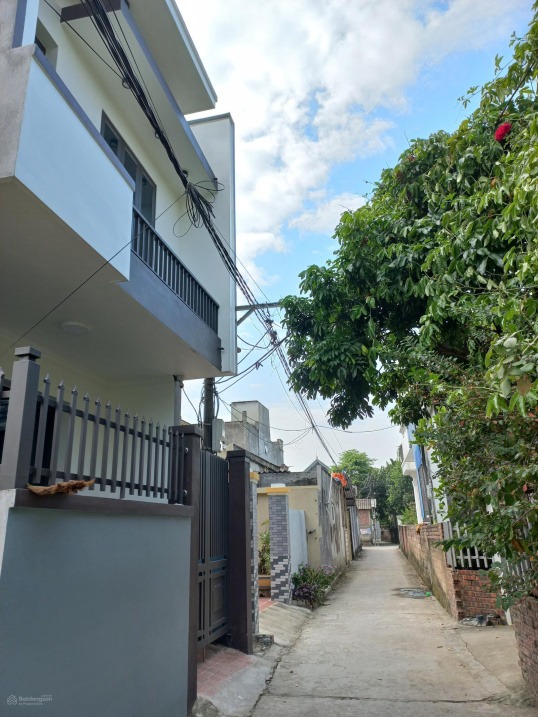 CHÀO BÁN CĂN NHÀ HAI TẦNG MỚI XÂY LÂM ĐỘNG KIÊN CỐ GẦN TIỆN ÍCH.