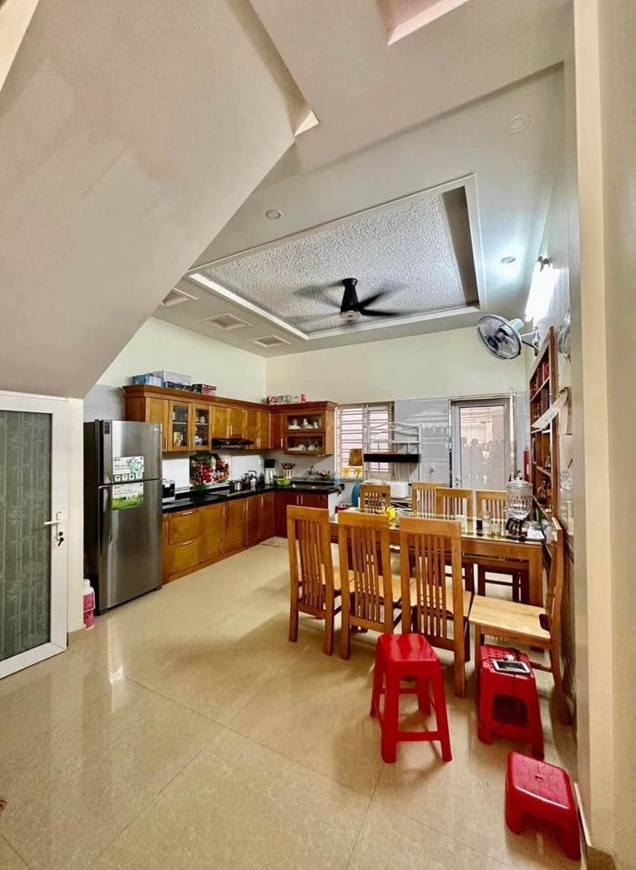 BÁN NHÀ MẶT ĐƯỜNG THƯ TRUNG