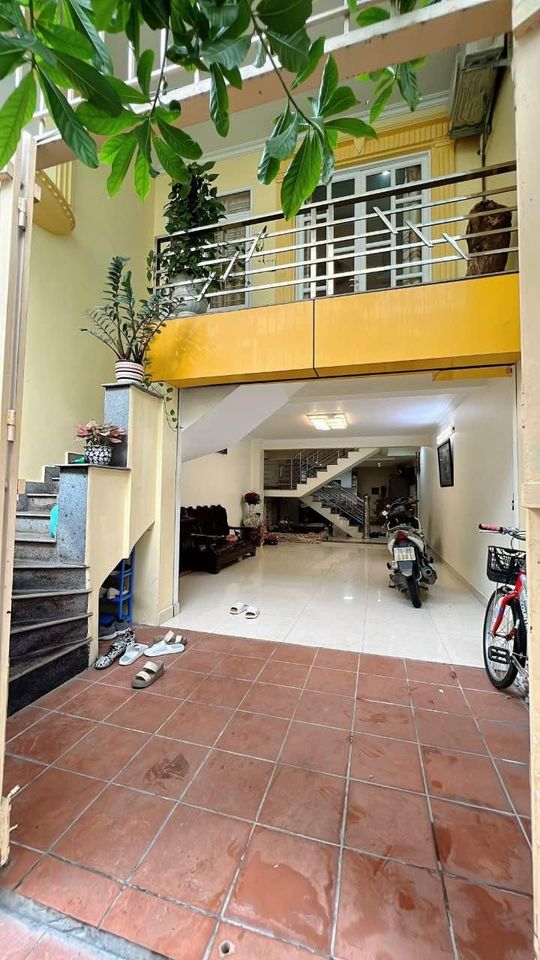BÁN NHÀ 4 TẦNG ĐƯỜNG THƯ TRUNG