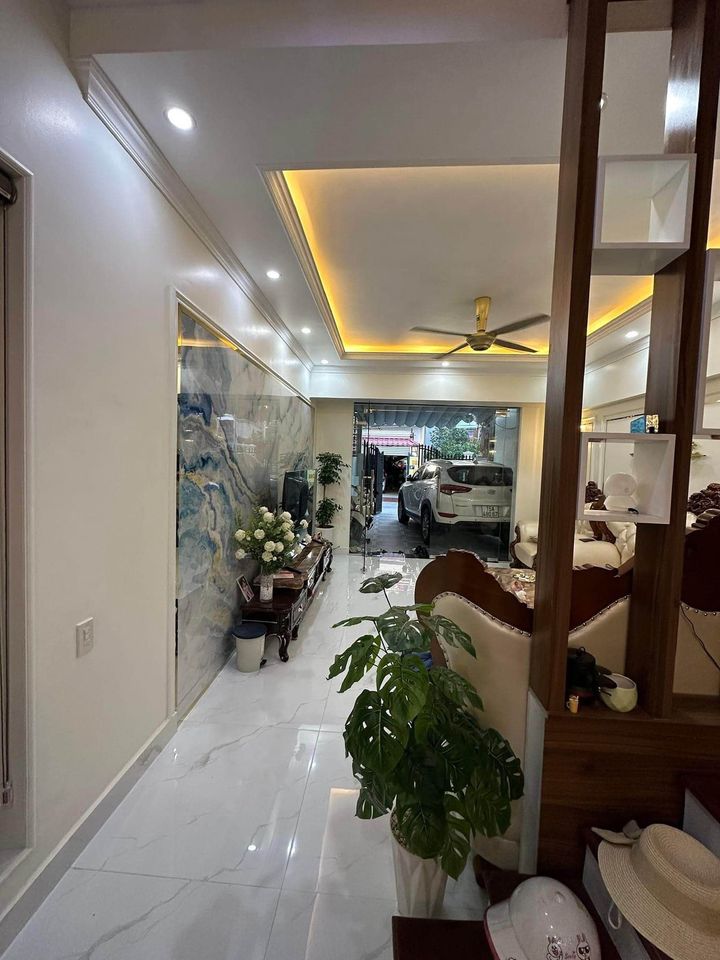 BÁN NHÀ NGÕ THÔNG RA ĐƯỜNG NGÔ GIA TỰ