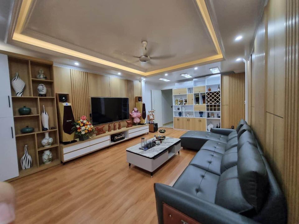 BÁN NHÀ 4 TẦNG LIỀN KÊ KHU TRUNG TÂM PHỐ LÊ LỢI