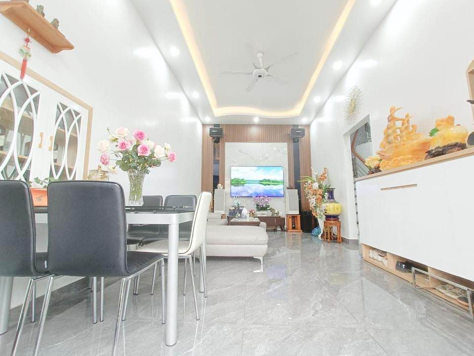 BÁN NHÀ MẶT NGÕ LÊ LAI