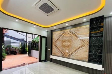 BÁN CĂN 3,5 TẦNG TẠI LẠCH TRAY PHỐ