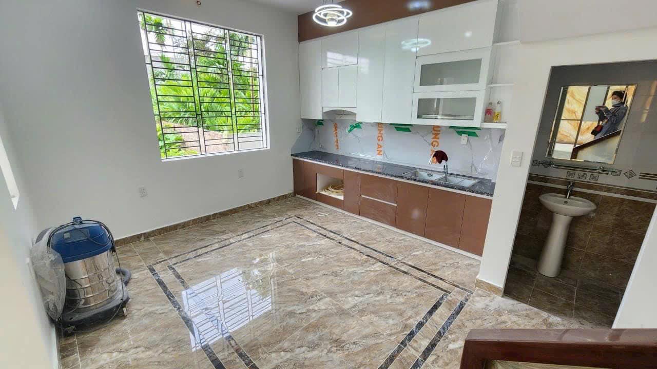 BÁN NHÀ 3 TẦNG GẦN CHỢ MINH KHA, GIÁ CHỈ 1,9X TỶ