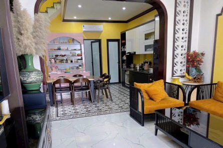 Nhà xây tâm huyết cuối năm 2021, phong cách Indochine (Đông Dương). Tỉ mỉ từ nước sơn đến bài trí phong thủy.