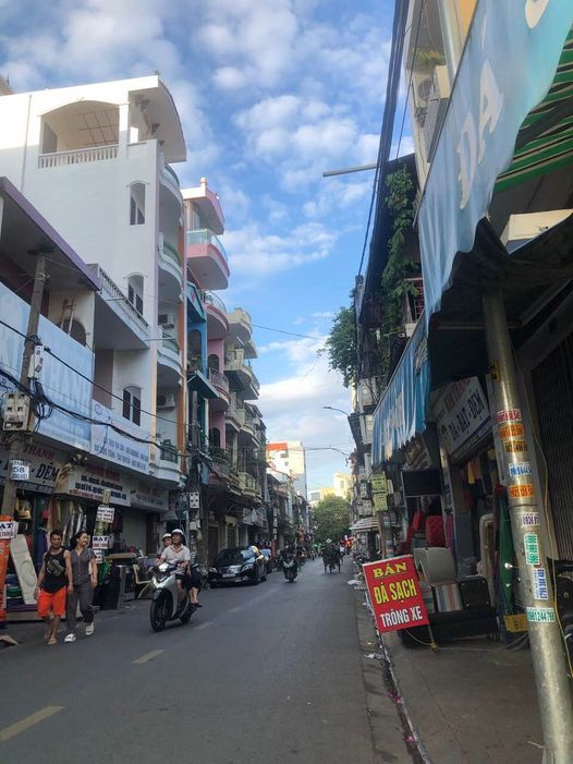 Cần Chuyển Nhượng 207m2 Mặt Đường LÝ THƯỜNG KIỆT ( tặng nhà 2,5 tầng , đang có sẵn dòng tiền )