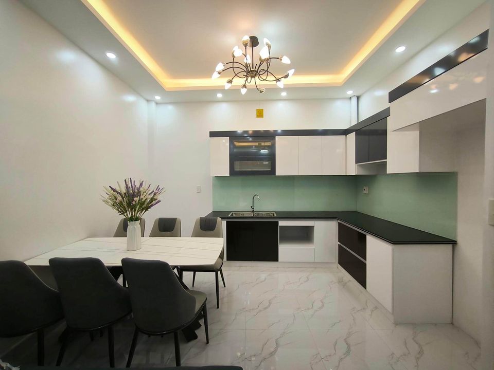 BÁN CĂN MỚI XÂY KHU VĂN CAO