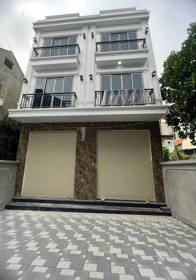 Cần bán căn nhà 3 tầng mới hiện đại kiên cố tại trung tâm Núi Đèo.
