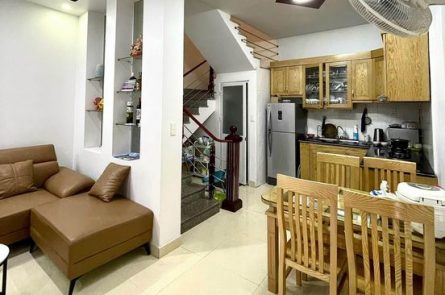 BÁN NHÀ 3 tầng ngõ 202 Miếu Hai Xã
